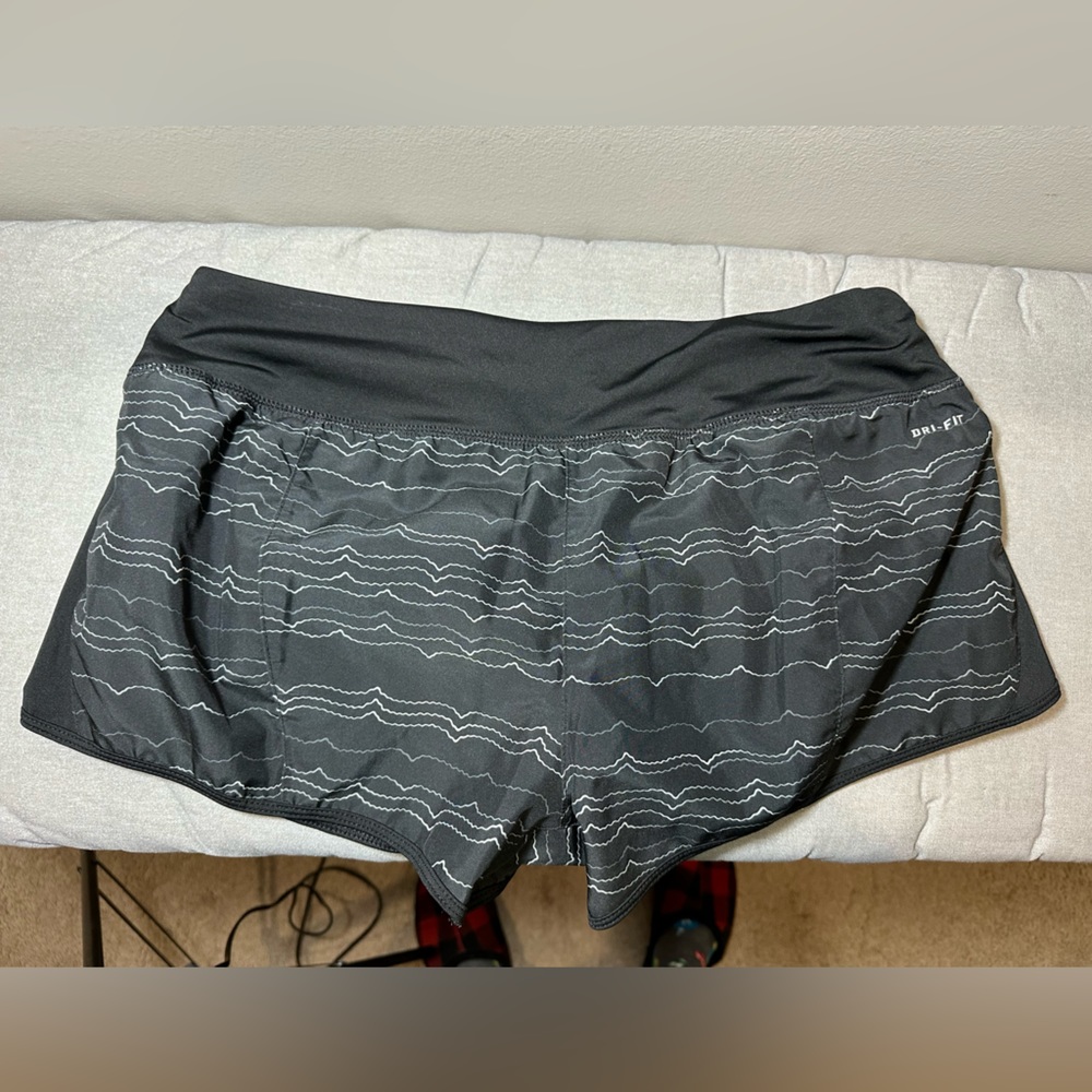 Nike Dri-Fit Printed Lined Athletic Shorts - Picture 4 of 4